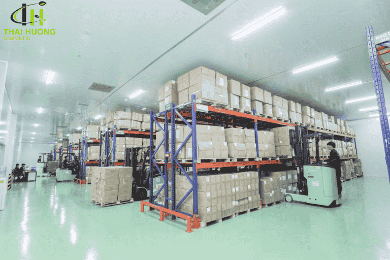 Kho bảo quản sản phẩm của nhà máy Thái Hương