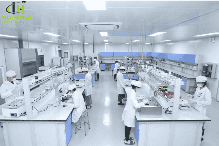 Phòng R&D tại nhà máy Thái Hương