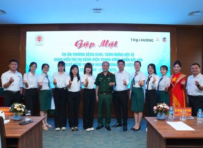 Cán bộ công nhân viên Tập đoàn Thái Hương tại bệnh viện 108